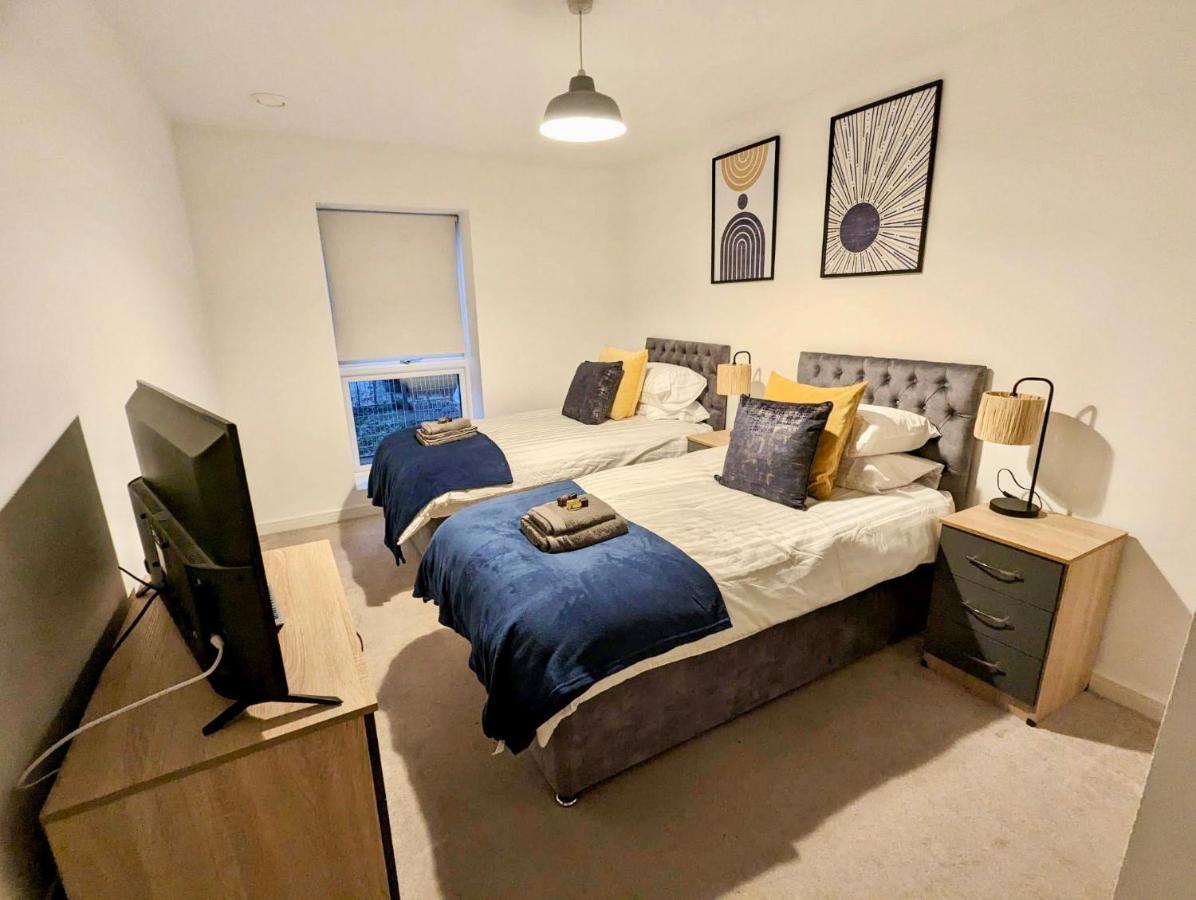 Spacious 2 Bed Ground Floor Apartment, Free Parking, Close To Historic Dockyard & Gunwharf Quays Portsmouth Dış mekan fotoğraf