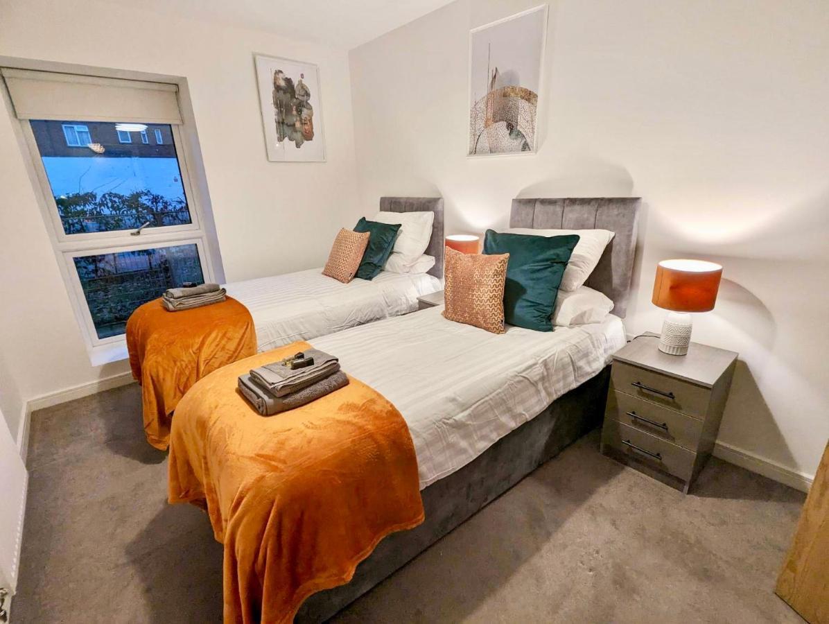 Spacious 2 Bed Ground Floor Apartment, Free Parking, Close To Historic Dockyard & Gunwharf Quays Portsmouth Dış mekan fotoğraf